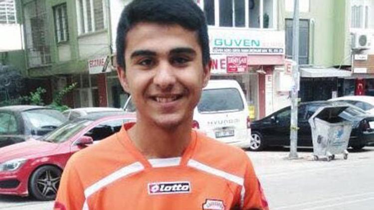 Genç futbolcu serinlemek için girdiği sulama kanalında boğuldu