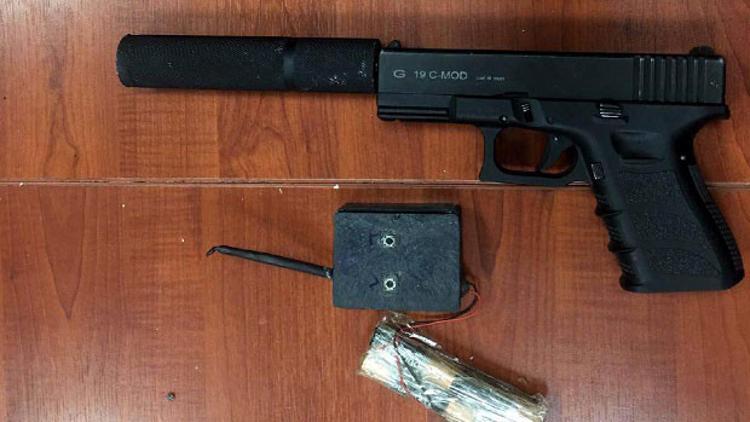 Polis kontrol noktasında yakaladı! Üstlerinden çıkanlar şoke etti