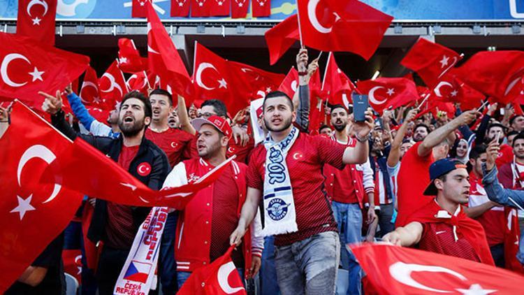 Ukrayna'da Türkiye maçı için güvenlik alarmı verildi