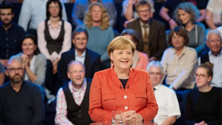 Merkel, Türkiye kökenlilere seslendi