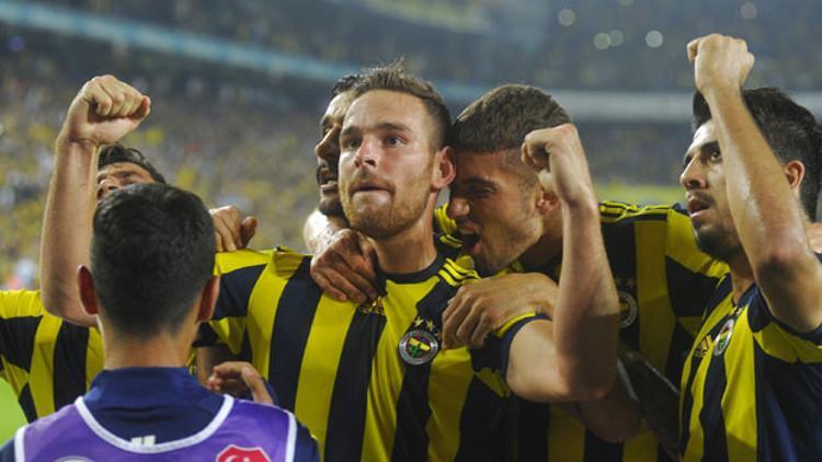 Fenerbahçe'den yeni transferler için imza töreni
