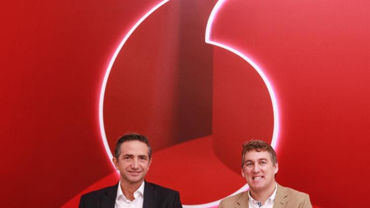 Vodafone'un hem sloganı hem de logosu değişti!