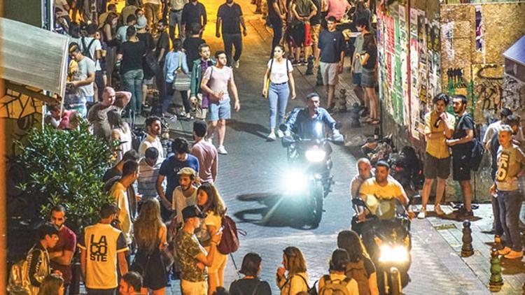 Fırın ve yorgancı gitti, kafe ve bar geldi