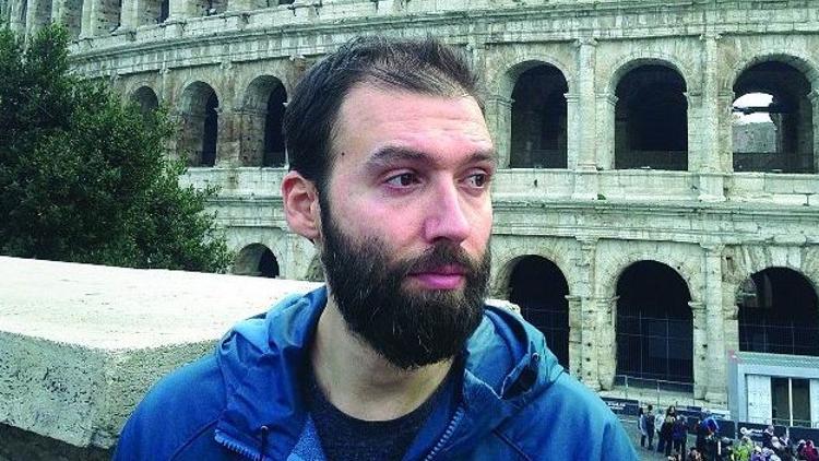 Sahi ne yapıyoruz biz bu ‘hiçlik üreten’ fabrikada! Kitap Sanat Haberleri
