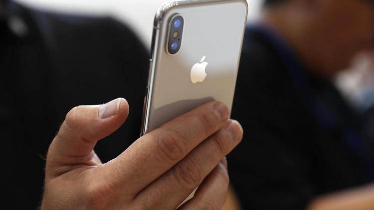 iPhone X'in ekranında şaşırtan özellik!