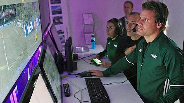 'VAR' Bundesliga'da kaos çıkardı