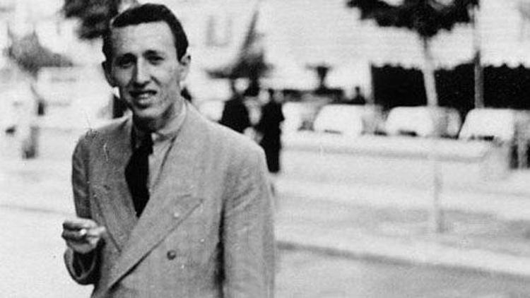 Orhan Veli Kanık'ın aramızdan ayrılalı 67 yıl oldu.. İşte Orhan Veli'nin hayatı