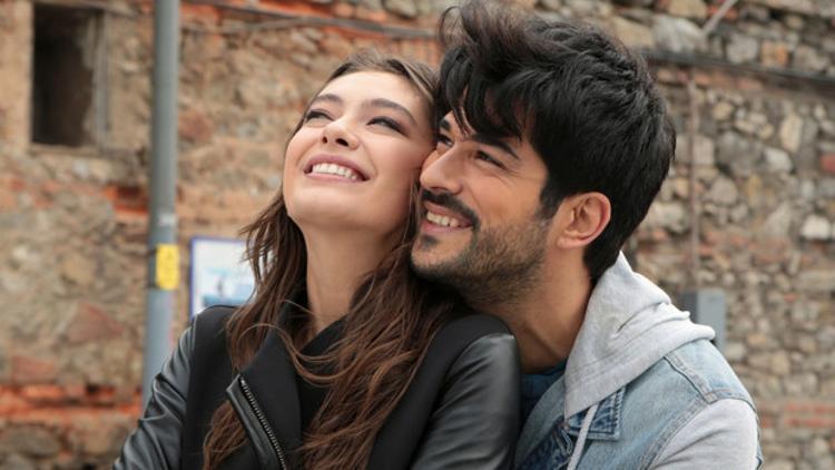 Kara Sevda dizisi 45. Uluslararası Emmy Ödül Töreni'nde 'En İyi Pembe Dizi' kategorisinde birinci oldu