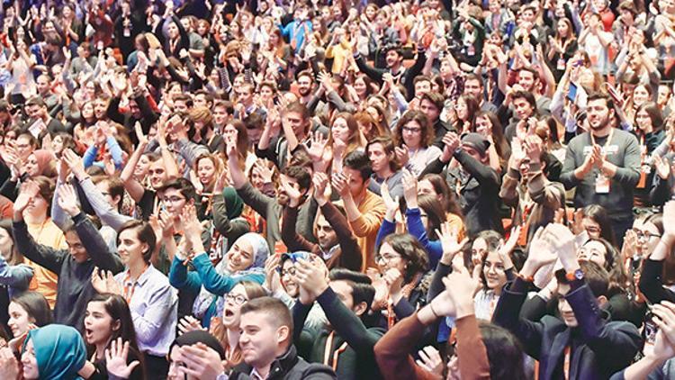 2 bin 500 öğrenci iş dünyası ile buluştu