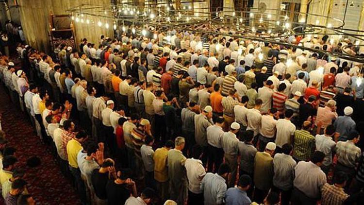 Cuma namazı bugün saat kaçta kılınacak? İl il Cuma namazı vakitleri
