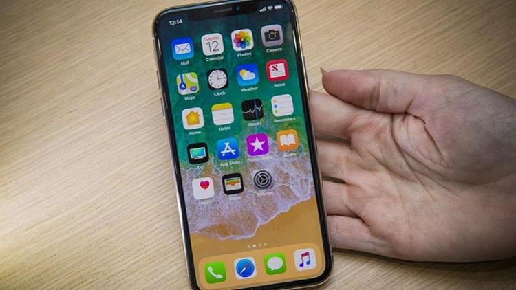 iPhone X Plus en çok Samsung'a yarayacak!