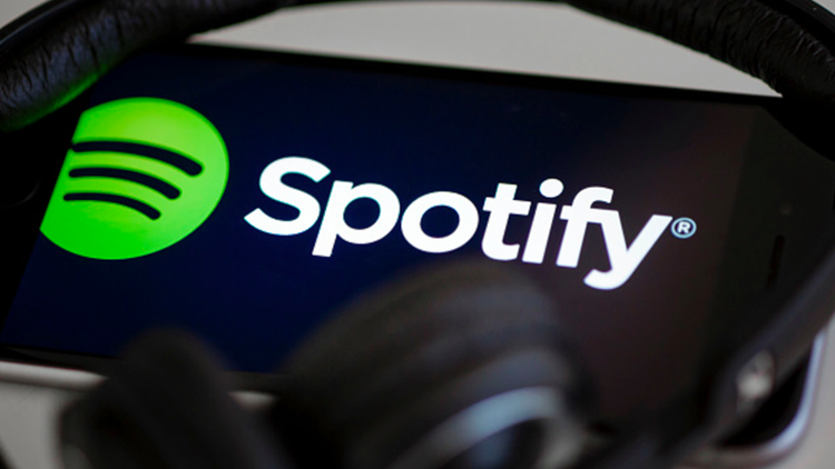Spofity açıkladı: İşte yılbaşında en çok dilenen şarkılar