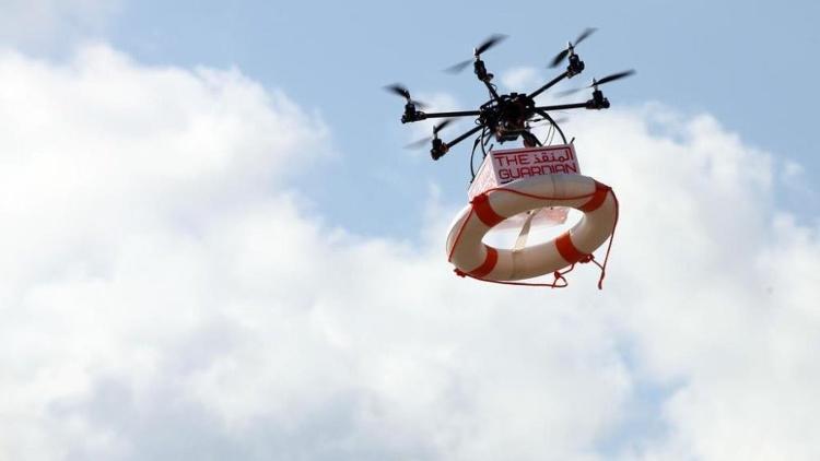 Avustralya’da drone iki genci boğulmaktan kurtardı
