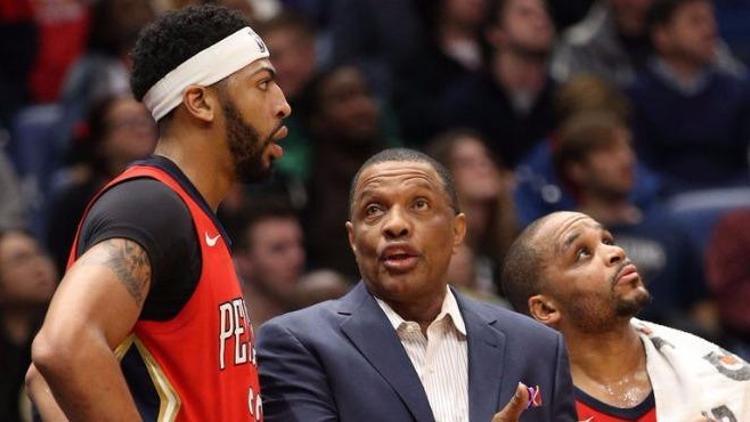 "Anthony Davis'i Boston'a takaslarız ama..."
