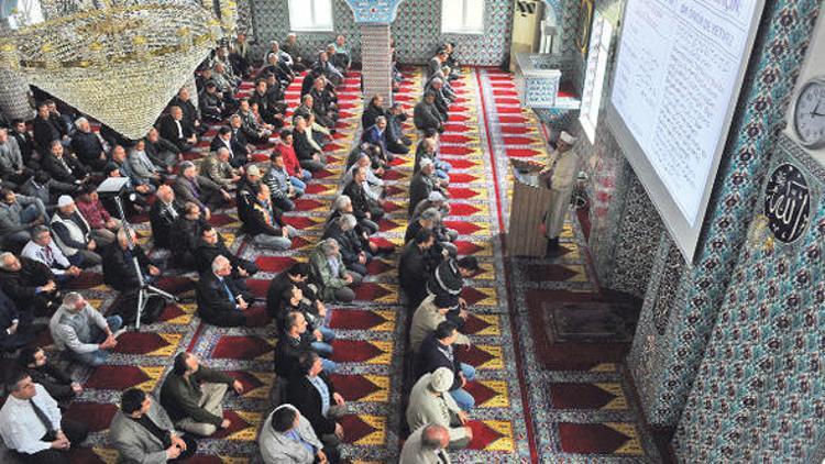 Cuma namazı bugün saat kaçta? Diyanet il il cuma namazı saatleri