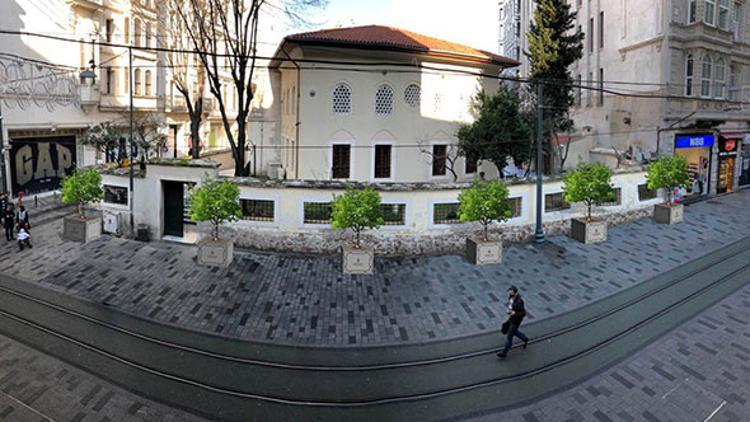 İstiklal Caddesi'ne saksılar geliyor