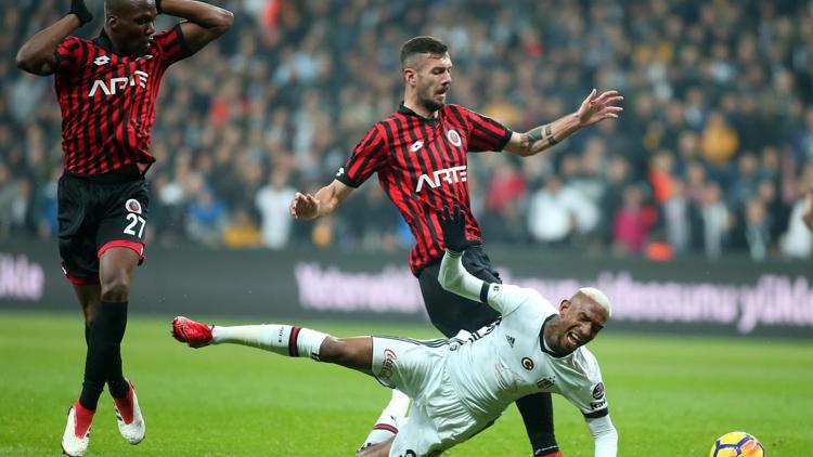 Sert sözler... 'Sanki Beşiktaş naylon topla oynuyor''