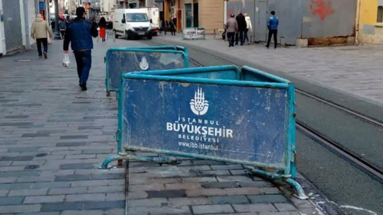 İstiklal Caddesi'nde taşlar yerinden oynadı