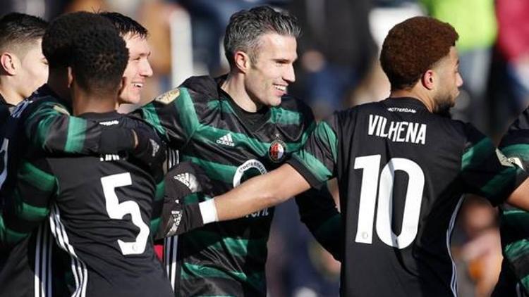 Van Persie şov yaptı! 5 dakikada 2 gol...