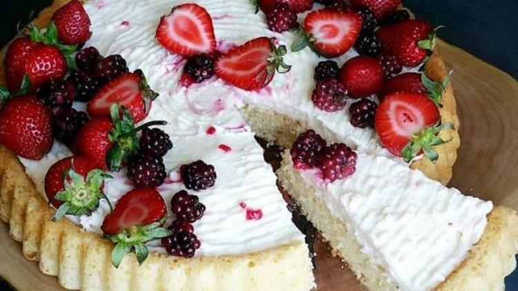 Kırmızı meyveli tart tarifi