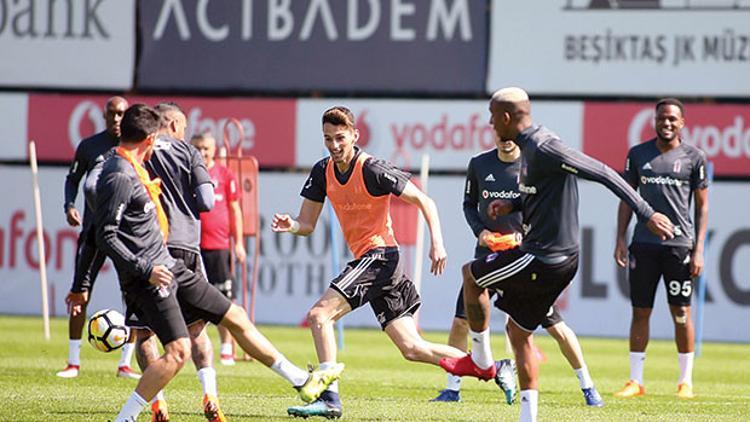 Şenol Güneş’ten Demba Ba alarmı