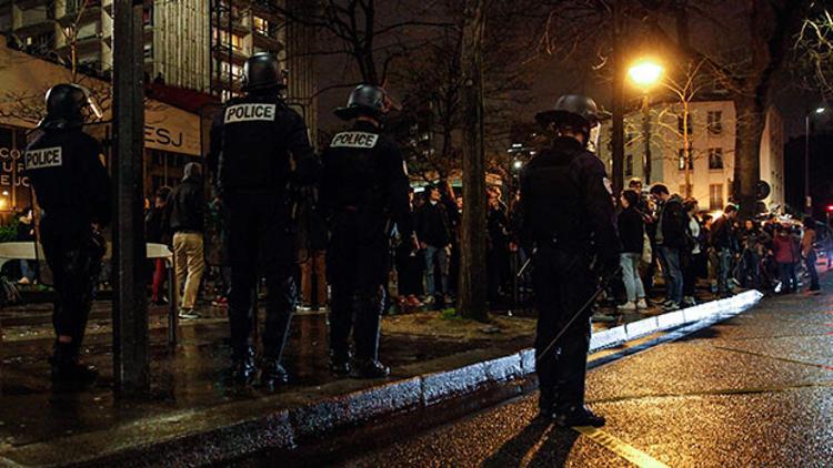 Polisten Sorbonne'a gece baskını