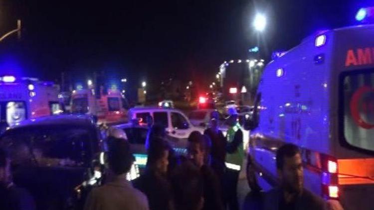 Sultanbeyli’de 3 araç birbirine girdi: Yaralılar var