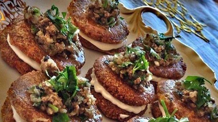 Süzme yoğurtlu bulgur köfte tarifi