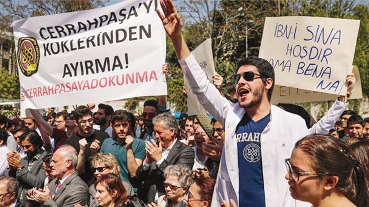 Üniversiteler tepkiyle bölündü