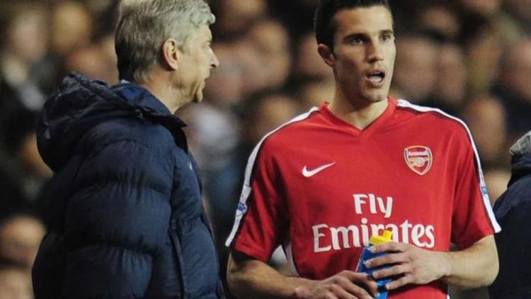 Robin van Persie: Wenger benim futboldaki babamdı
