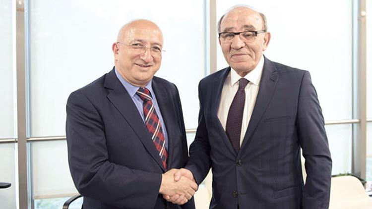 Hürriyet’te bayrak değişimi