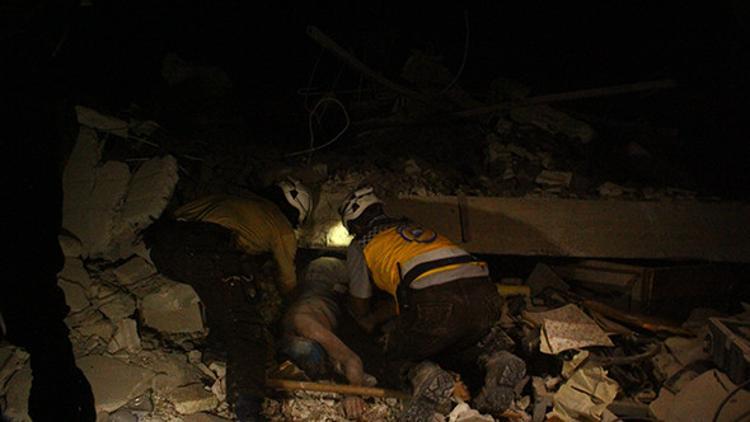 Suriye idlib'de hava saldırısı... Onlarca sivil öldü