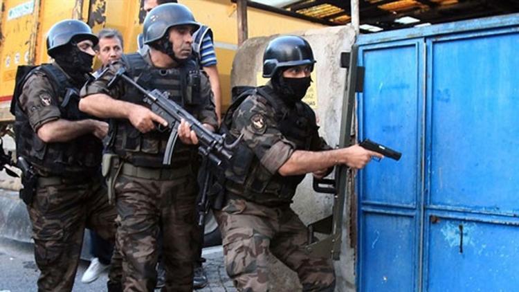 İstanbul polisinden 'Kazanlar'a şok baskın! Cephanelik çıktı