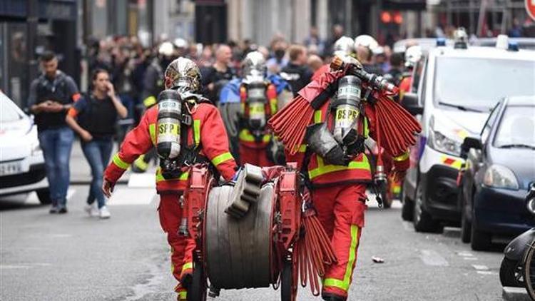 Paris'te rehine krizi: Büyükelçi'yi istedi