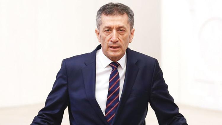 Bakan Selçuk’tan il milli eğitim müdürlerine: Koltuğunuzda fazla oturmayın, sınıfta olun
