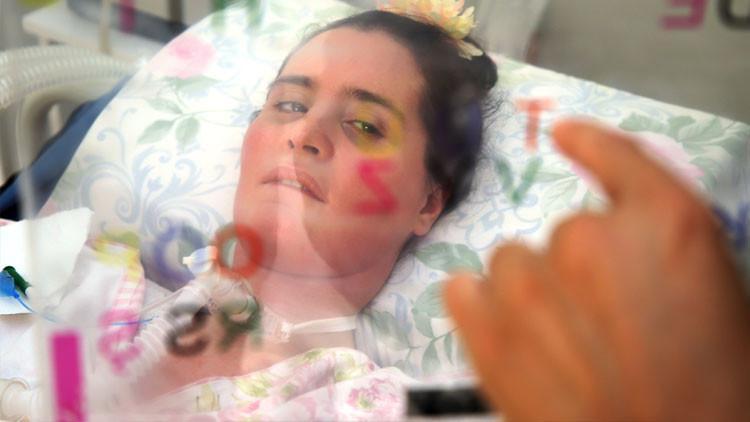 Özlem sadece gözlerini kullanarak başlattı! Binlerce insanı mutlu etti...