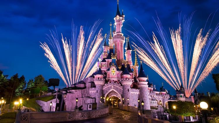 Yetişkinlere, Disneyland ve benzerlerinin daveti