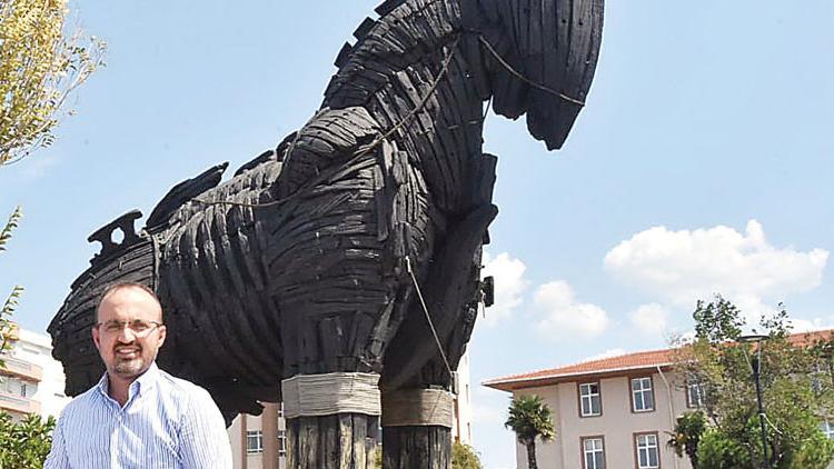 Troya eserleri yerinde sergilenmeli