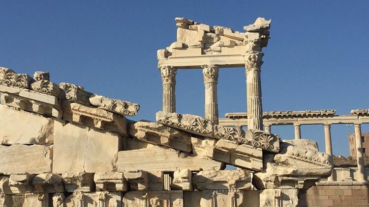 'Bergama Sunağı' geri gelecek mi?