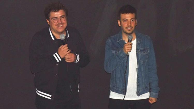 "Ben gelir afiş gibi dururum”