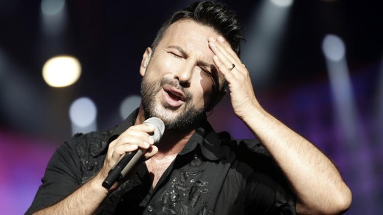 Tarkan geleneği bozdu... Hayranlarını üzen karar!