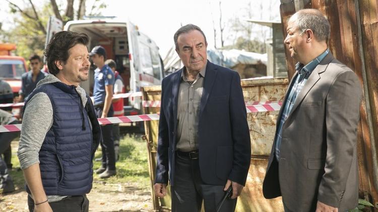 Cuma gününün değişmeyen galibi: Arka Sokaklar!