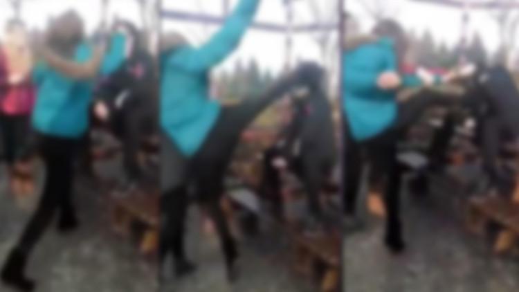 Kavga eden kızlara ibretlik ceza
