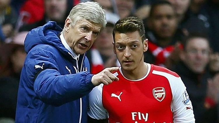 Wenger, Mesut Özil'in milli takıma dönmesini istiyor