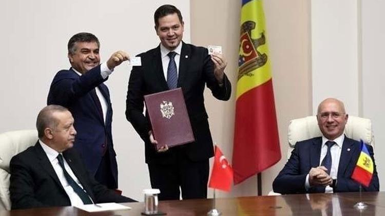İmzalar atıldı... O ülkeye artık kimlikle seyahat edilecek