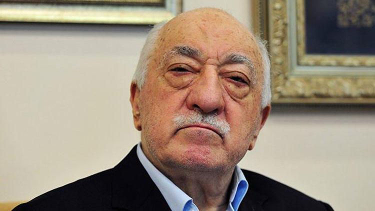Operasyonları sızdıran polise gömleğini hediye vermişler!