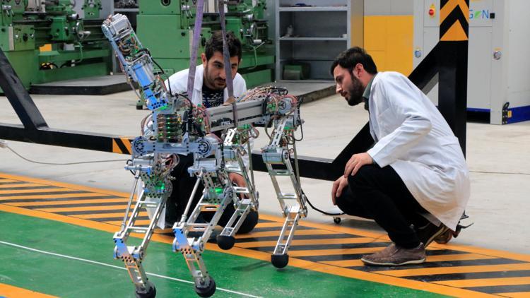 Robot "ARAT" dörtnala koşacak