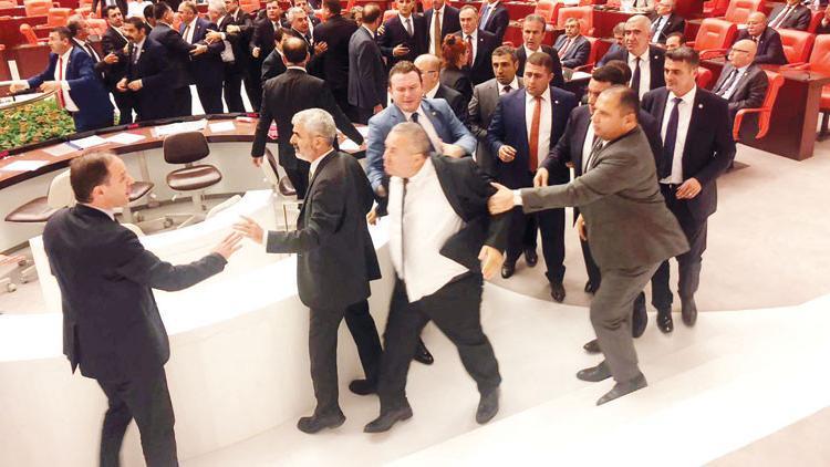 'Şamar oğlanı' gerilimi