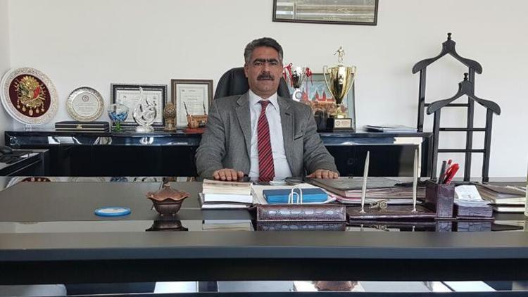 Sosyal medyadan Atatürk'e hakaret etmişti! Görevinden uzaklaştırıldı