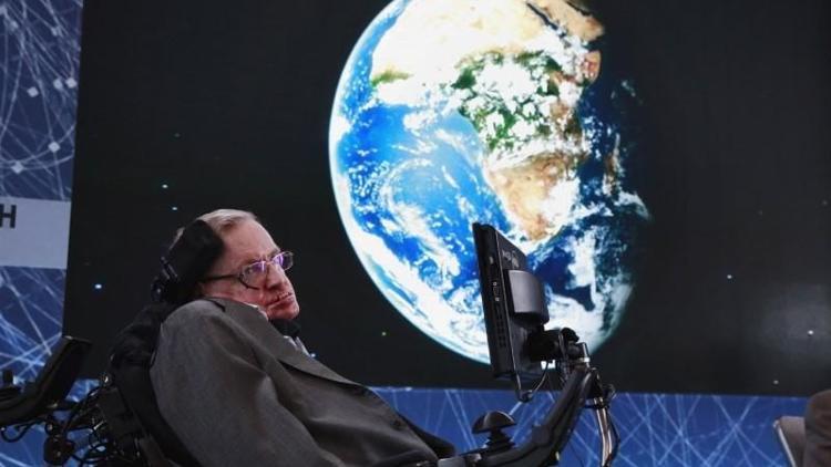 Hawking'in tekerlekli sandalyesi satışa çıktı!